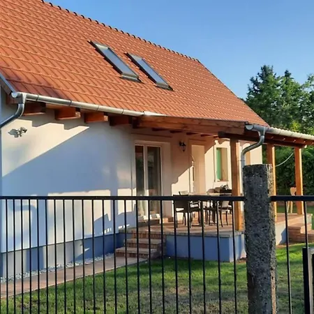 Andrea Nyaralohaz Holiday home Kovagoors
